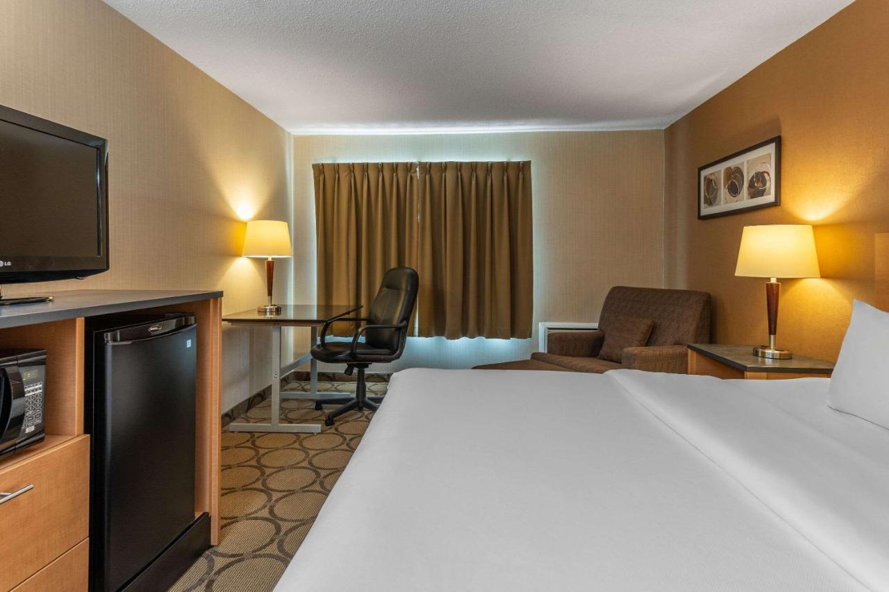 Comfort Inn Pembroke Luaran gambar