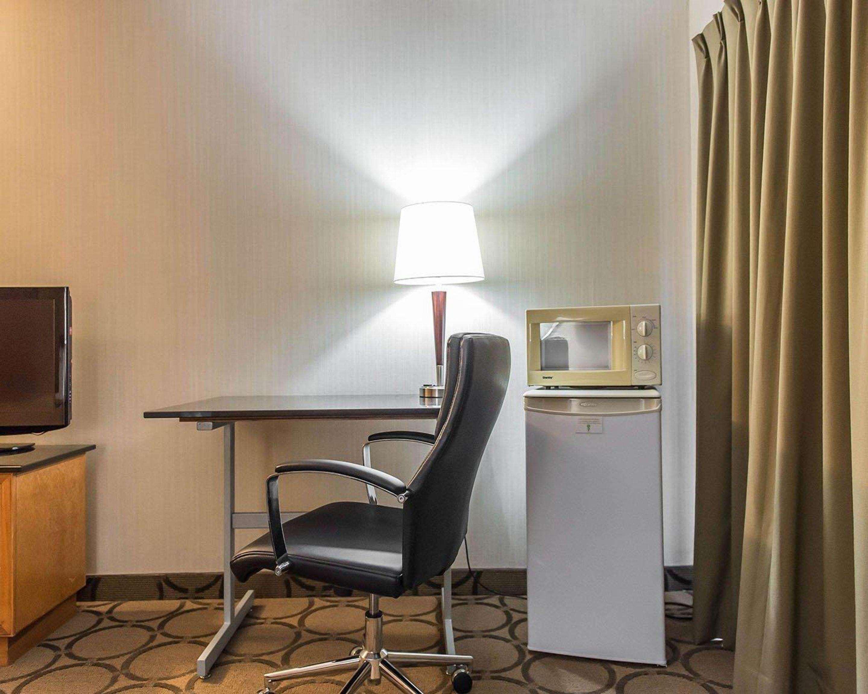 Comfort Inn Pembroke Luaran gambar