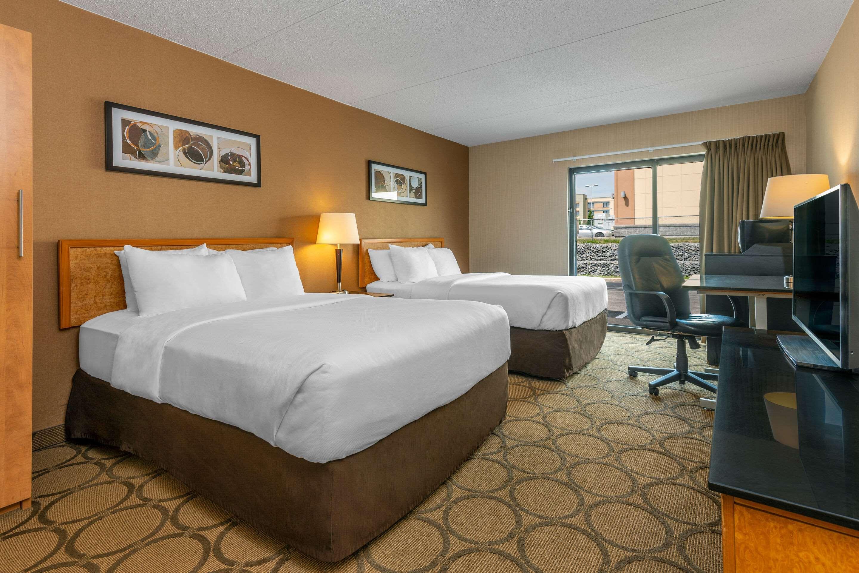 Comfort Inn Pembroke Luaran gambar
