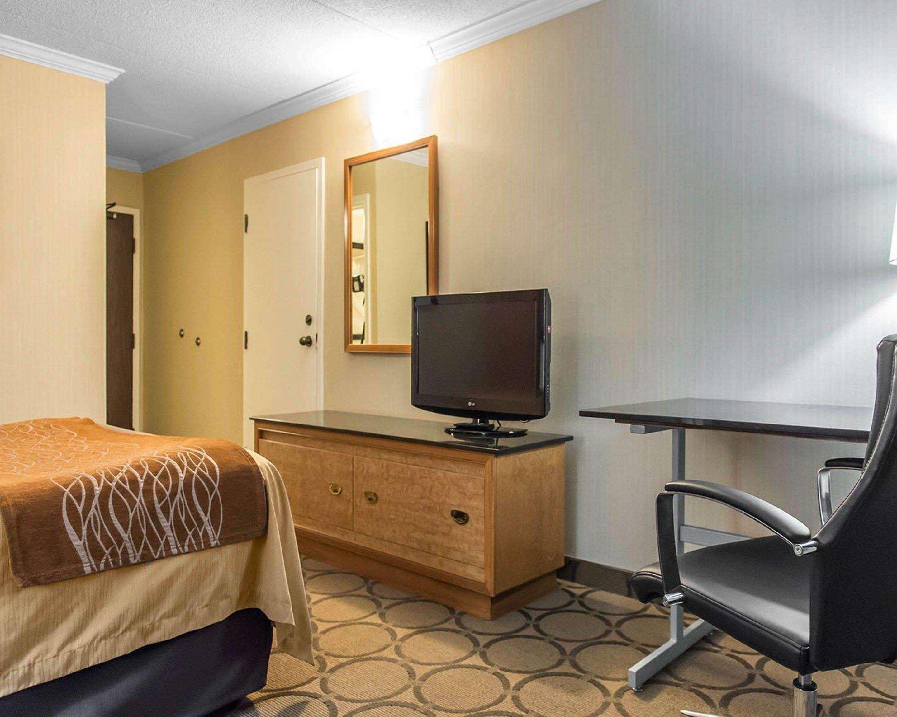 Comfort Inn Pembroke Luaran gambar