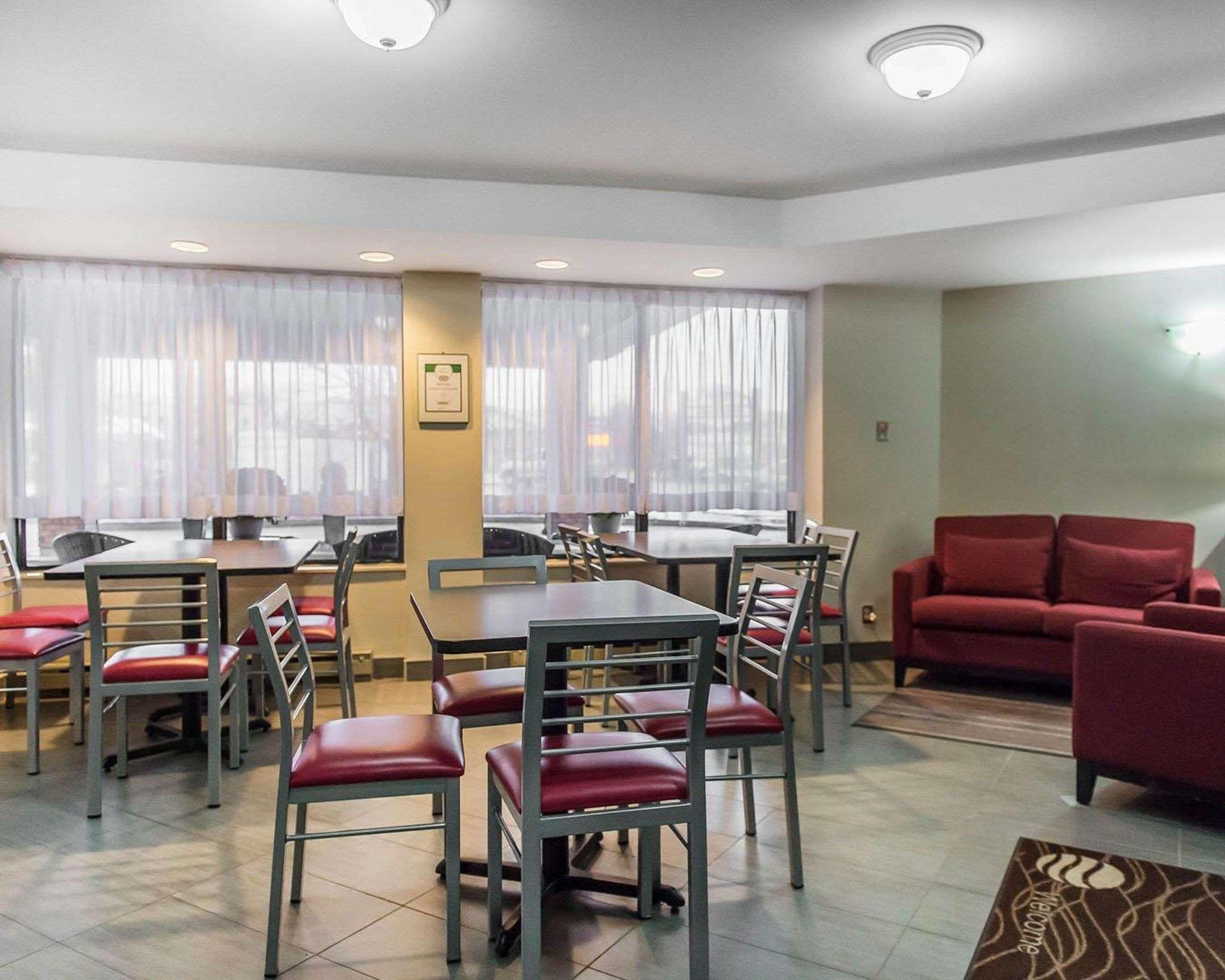 Comfort Inn Pembroke Luaran gambar