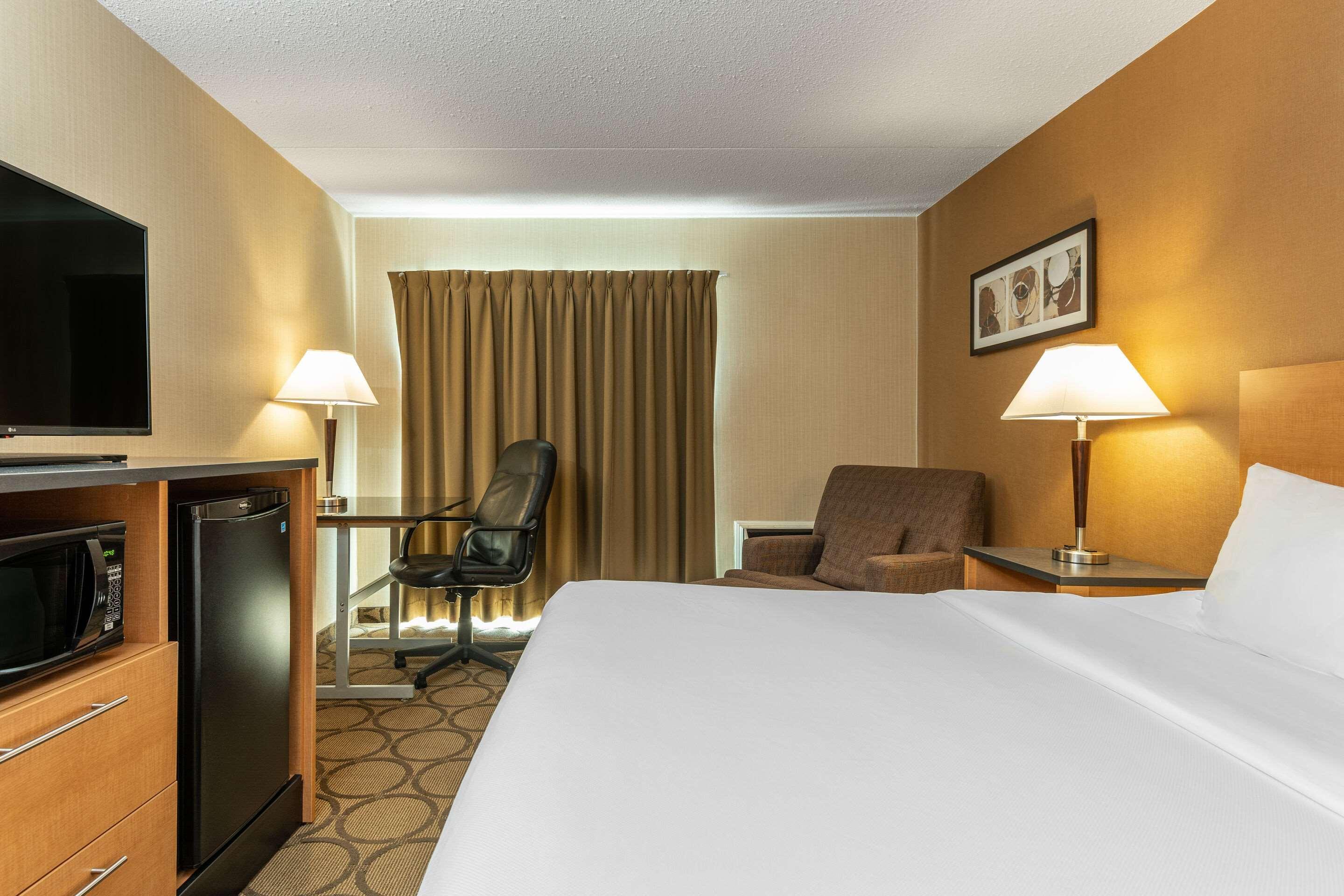 Comfort Inn Pembroke Luaran gambar