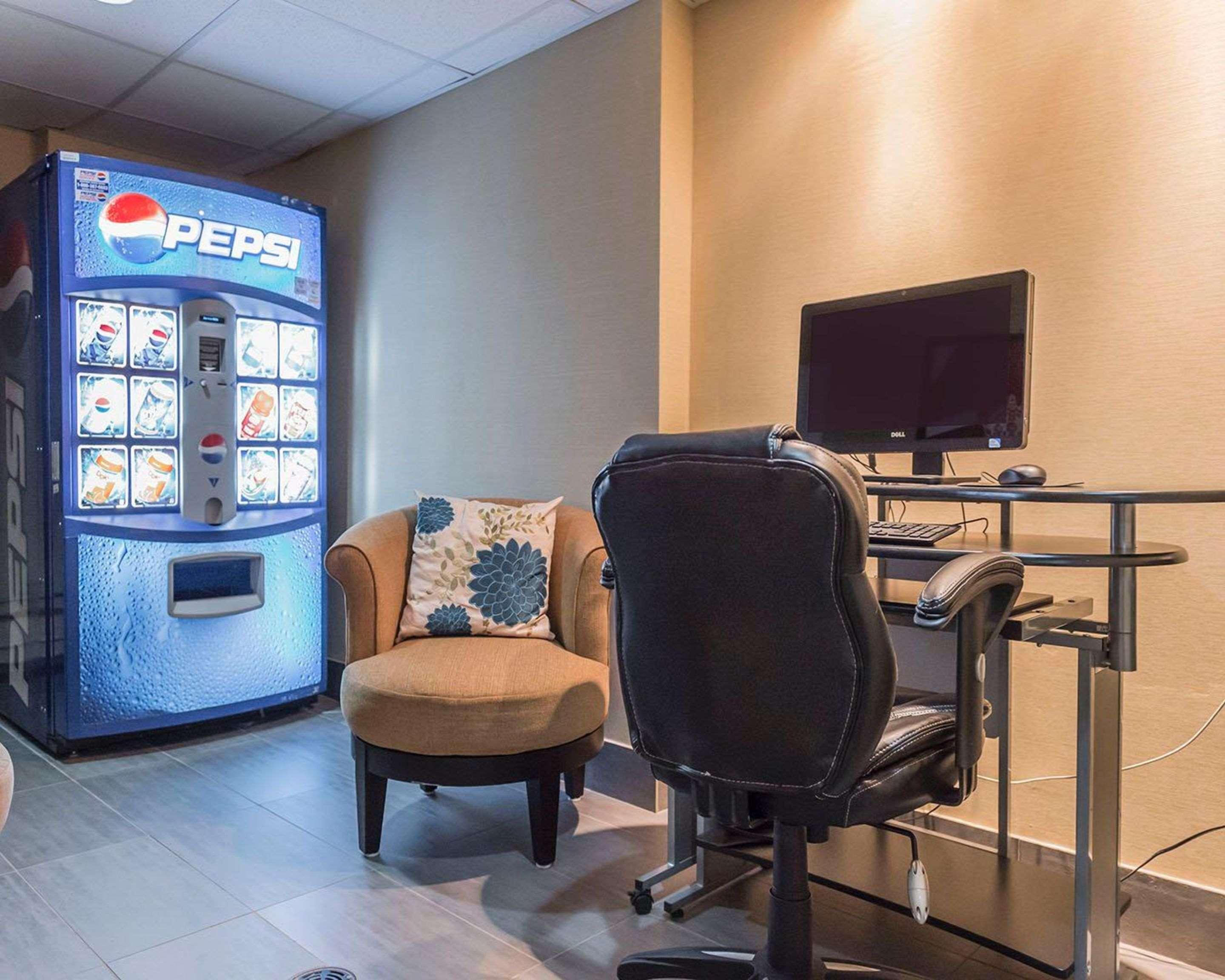 Comfort Inn Pembroke Luaran gambar