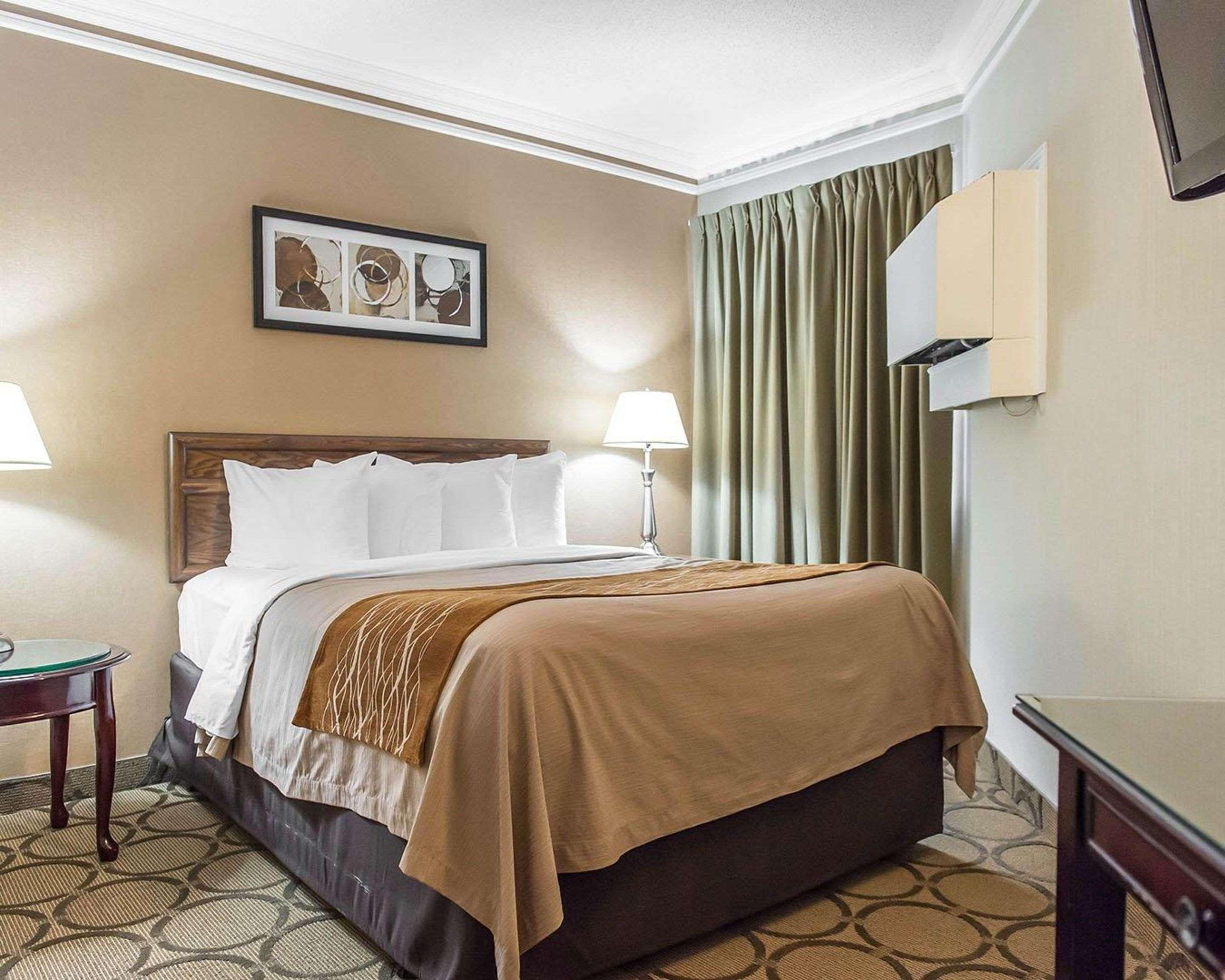 Comfort Inn Pembroke Luaran gambar