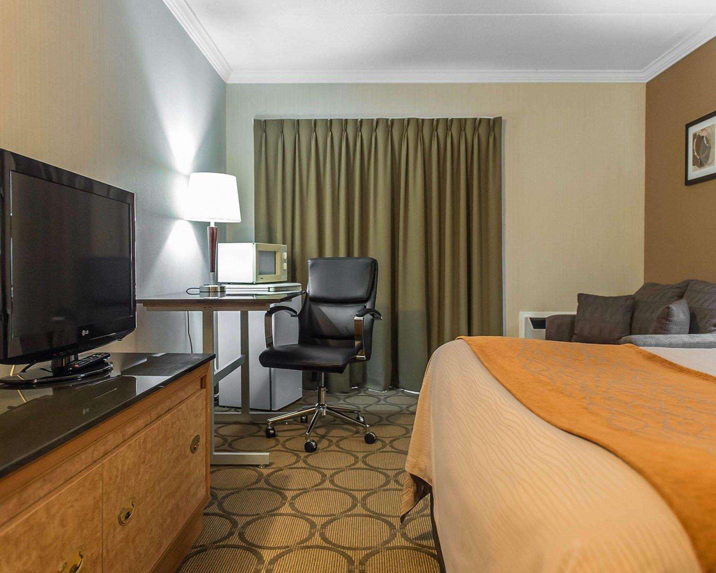 Comfort Inn Pembroke Luaran gambar