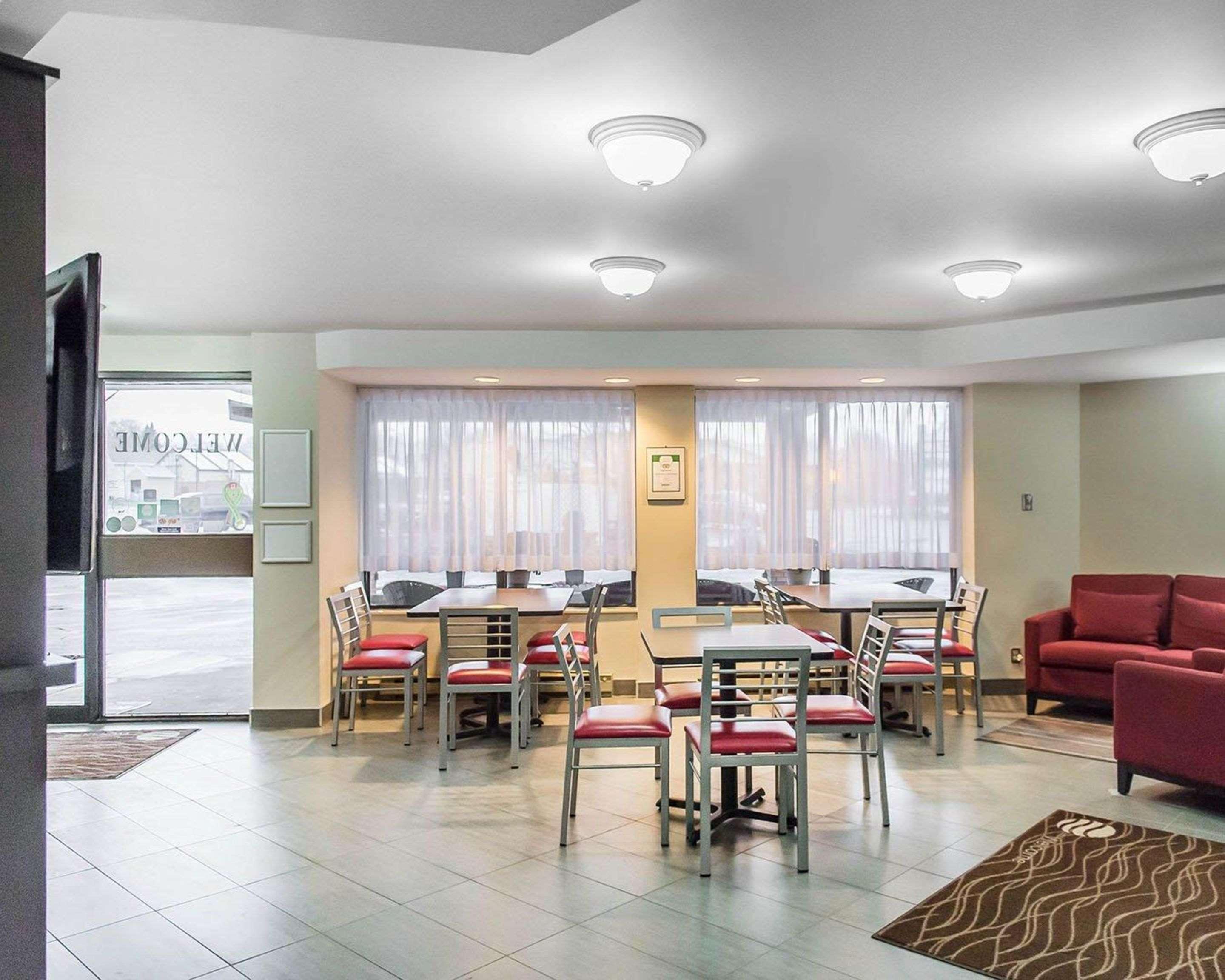Comfort Inn Pembroke Luaran gambar
