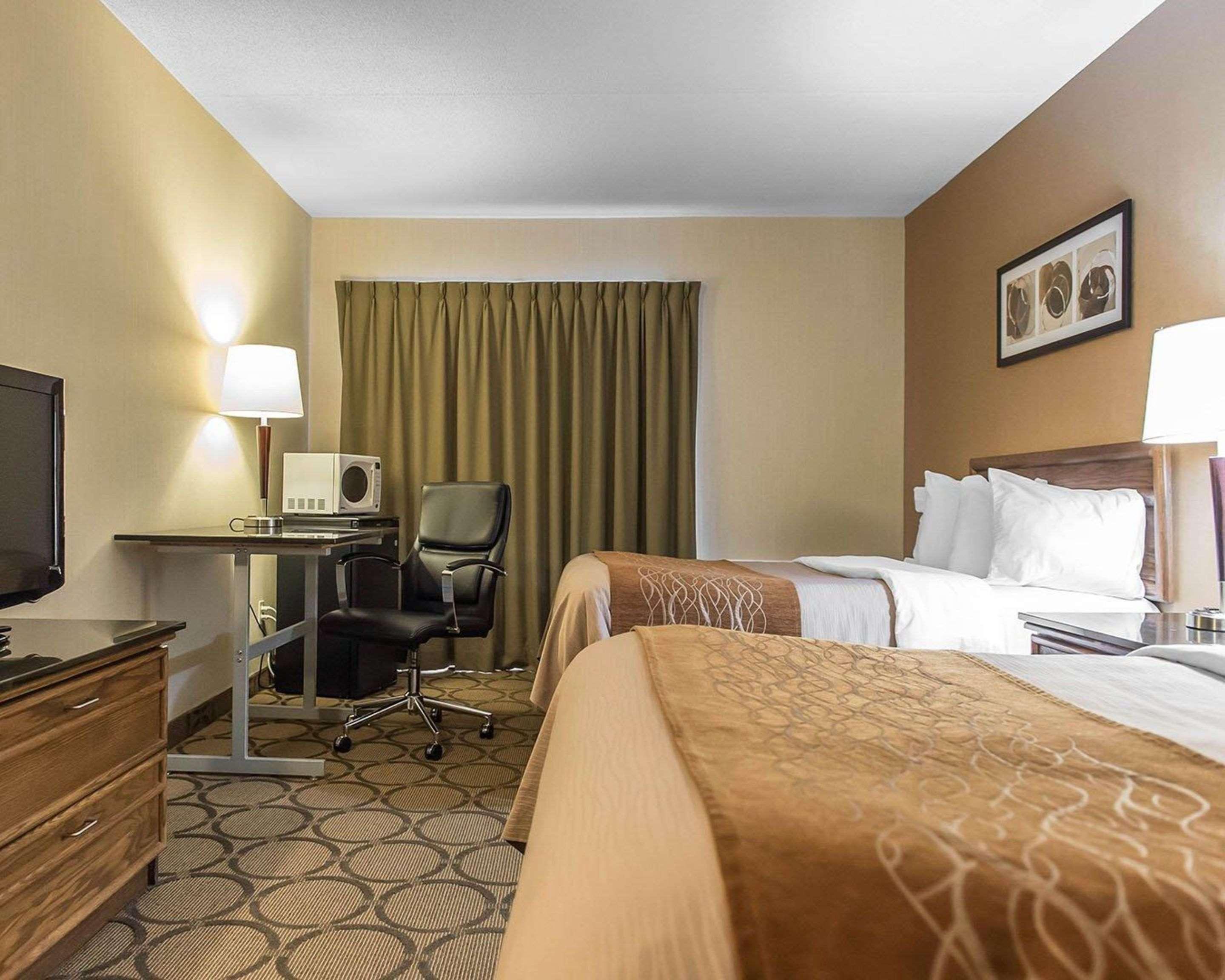 Comfort Inn Pembroke Luaran gambar